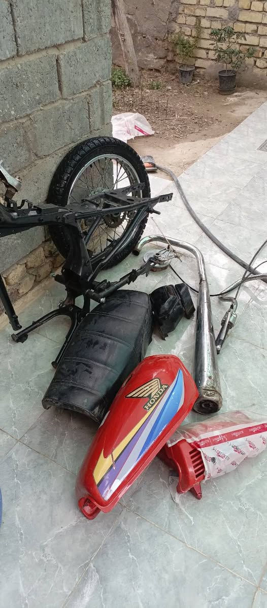 سلام عليكم غراض دراجه لبيع جيب وشد شاصي نامه  السعر خاص مكاني بابل قضاء القاسم ناحيه 
الاستفسار ***********
