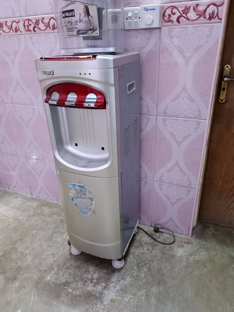 براد شغال شرط حار بارد ثلاجه كل عيب مابيه فول نضافه سعر 65 وبيه مجال مكاني كركوك حي عسكري شراي اتصل ***********
