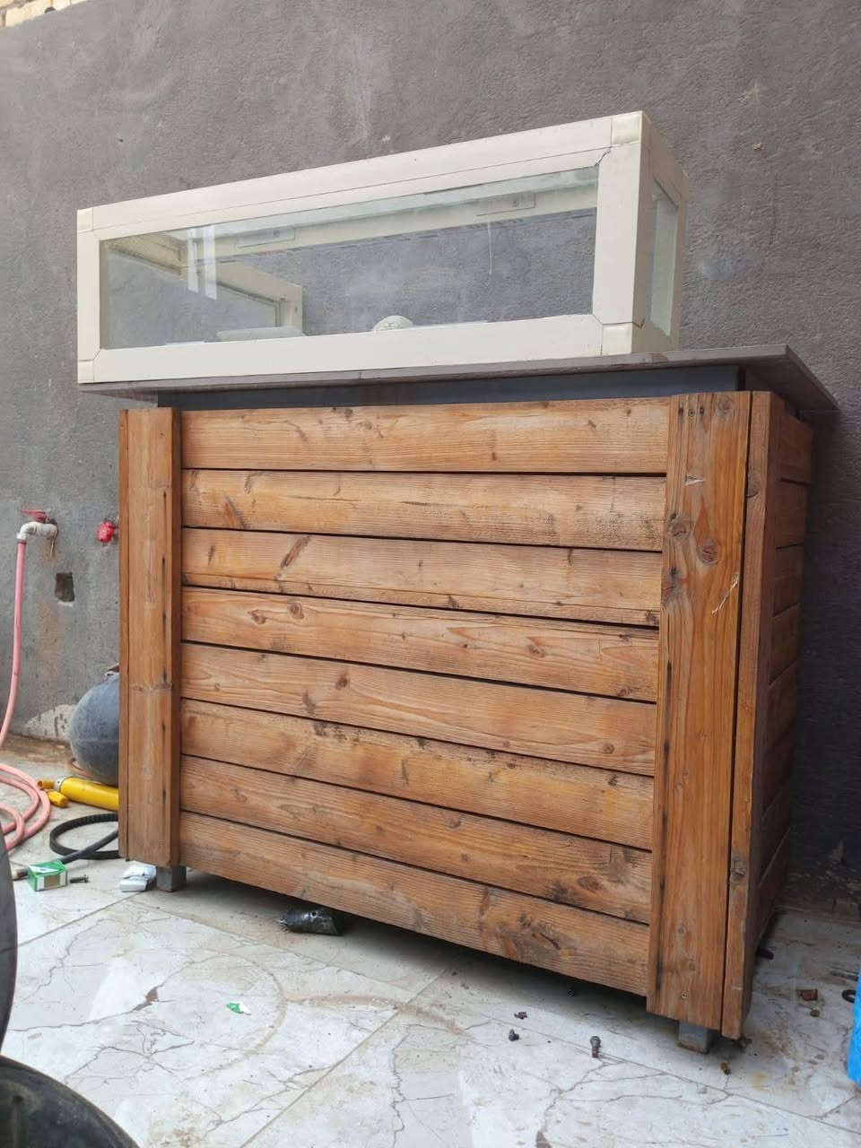 جنبر او ميز مال جاي للبيع نضيفه الحديد الثقيل مكاني ناصريه مركز
***********
