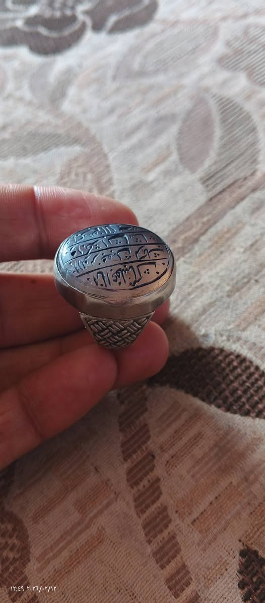 خاتم يماني بيض مخطوط البيع
40 ألف مكان القرنه بهورسعد ***********
