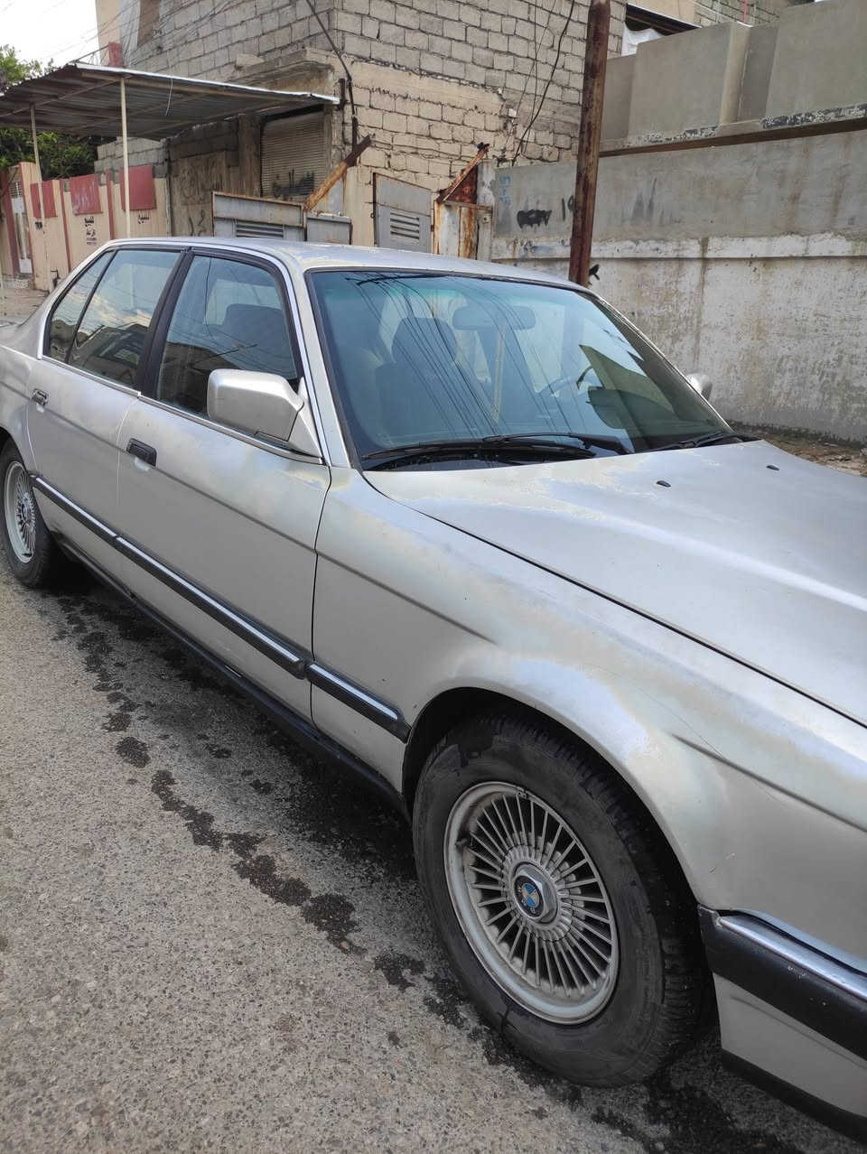 السلام عليكم 

BMW للبيع حجم 730 سته سلندر الكير ومحرك شرط داخل صاج 
السياره بيها تقحيل رقم اربيل صاحبها الشرعي موجود شرط الوكاله والتحويل باقي التفاصيل الاتصال على الرقم ***********
السعر 40 ورقه وبيها مجال بسيط 
ترهم معارضه اشعندك سياره نزلها بالتعليقات
