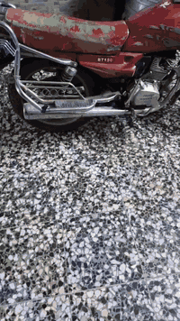 سلام عليكم دراجه للبيع خمسه كير موديل 2020 مكينه23 دراجه كل شي شغال سلفه هندر كهربائيات اوراق كامله السعر 350 عنوان بغداد حي النصر ***********
