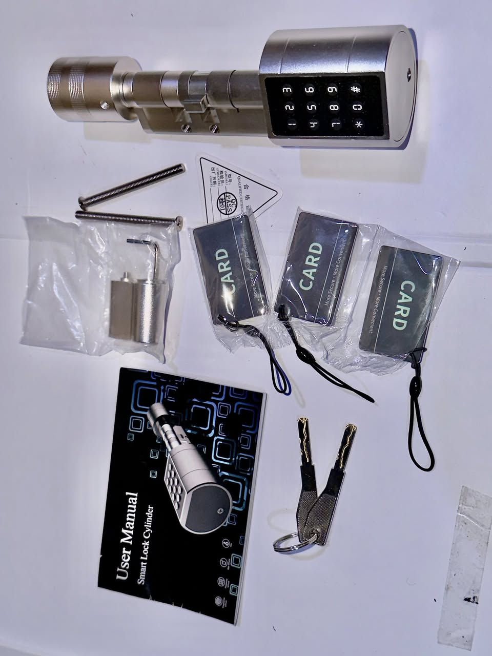 قفل الباب الذكي (Smart Cylinder)، الحل الأسهل والأسرع حتى تحول بابك العادي إلى باب ذكي بدون ما تشلع اليد أو تغير القفل بالكامل.

✅ يفتح بـ 4 طرق: (رمز سري، بطاقة ذكية، مفتاح يدوي للطوارئ، وعن طريق الموبايل).
✅ سهولة التركيب: مجرد تبدل السلندر القديم بهذا السلندر الجديد (ما يحتاج حفر أو تخريب بالباب).
✅ تحكم كامل: تكدر تنطي رمز مؤقت للخطار أو العمال يفتح لمرة وحدة وينتهي.
✅ أمان عالي: تصميم متين ومقاوم للظروف الجوية.
✅ تنبيهات: يوصلك إشعار على الموبايل بكل عملية فتح (إذا كان يدعم التطبيق).

• 3 بطاقات ذكية (Cards).
• مفتاحين يدوية للطوارئ.
• عدة التركيب (براغي والكي).
• كتلوج التعليمات.

السعر 95 الف فقط 
متوفر 10 قطع


**إذا كنت صاحب هذا الإعلان وتريد حذفه لأي سبب، رجاءا أرسل رسالة إلى الدعم الفني**