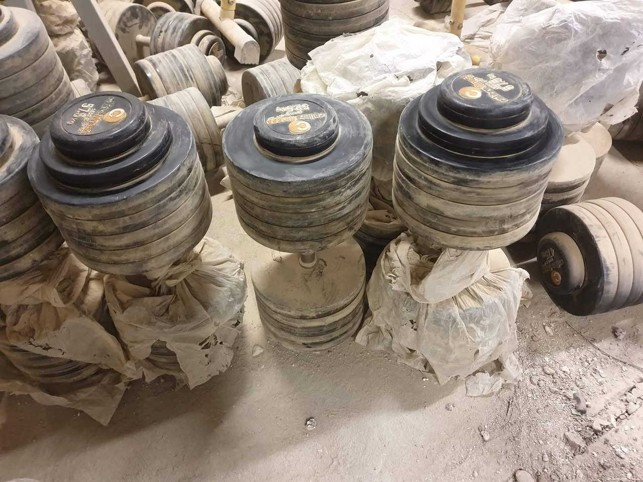 للبيع (سعر الكيلو الف ونص دينار فقط) .. اوزان ثقيله جديده ومستعمله تبداء من ١٧ كيلو الى ٧٠ كيلو نظيفه 100% , متعددة الاحجام والنوعيات , جودة عالية من الاسواق الاسترالية ( درجة اولى )
للبيع في محافظة كربلاء فقط ولا يوجد توصيل ( الاوزان مشكله من ١٧ كيلو الى ٧٠ كيلو ) سعر الكيلو الف ونص 
يرجى الاتصال للشراء او الاستفسار حصرا على التلفون :
9647815808901+ واتس اب
عنوان المخزن كربلاء - الحر_ طريق الجمالية 
اوزان ثقيله جديده ومستعمله تبداء من ١٧ كيلو الى ٧٠ كيلو نظيفه 100% , متعددة الاحجام والنوعيات , جودة عالية من الاسواق الاسترالية ( درجة اولى )
