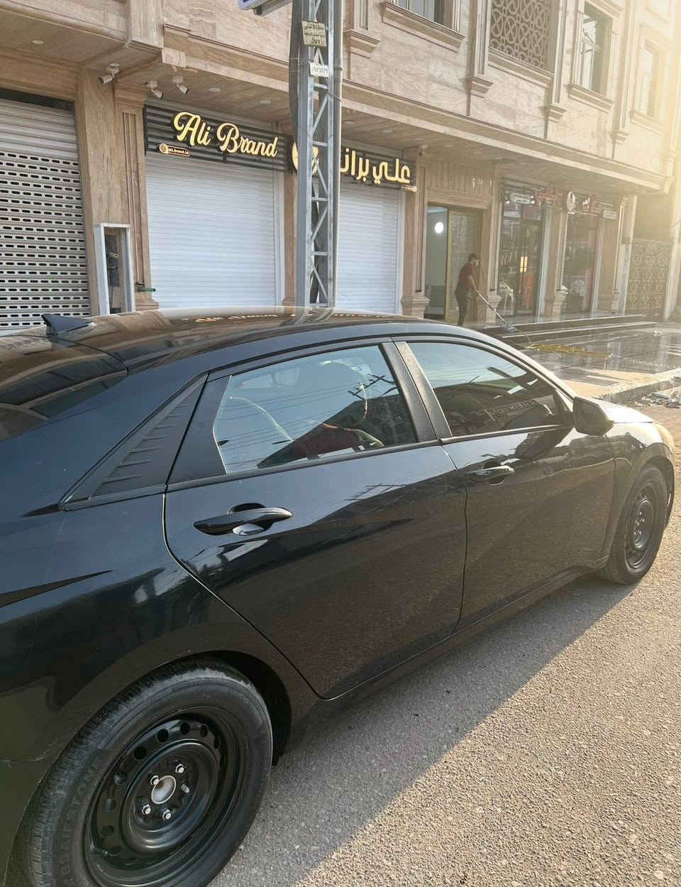 السلام عليكم 
النترا 2023وارد امريكي معوقين
صور الحادث بلمنشور +سونار 
ماشيه 12الف وقابله الزياده 
مكينه كير تبريد خير من الله
شادلها ويل ويلاتها الاصليه موجوده 
البدي شوف العين 
بارد بالباب جها العبري والباب الورا شبر بشبر 
كهربائيات كلها شغاله
دواخل كلش حلوه دوشمه
مكينه 2000
رقم بصره انكليزي سنويه لل29
مكان السياره جنينه شارع سوك 
سعر 130قفل قفل 
اتصل على تفاصيل مو على سعر 
رقم ***********واتساب البصرة, العراق
