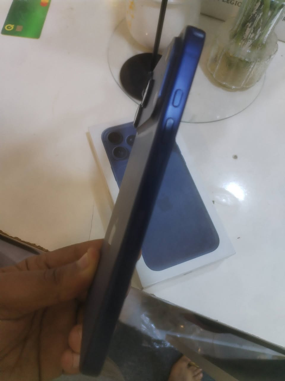 للبيع ١٧ برو ماكس كوبي جاهز مطابقه ١٠٠ بل ١٠٠ كامرات فول والله ولا غلطه جاهز ماخذه ١٧٠ اريده ب ١٠٠ كامل ملحقات *********** مكاني حله
