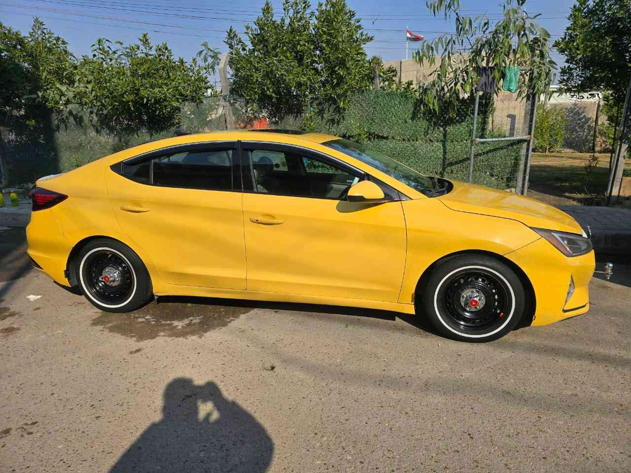 السلام عليكم النتره  للبيع أمريكي موديل 2020 فول واحد على واحد موصفات مكينه 2000 دوش كير IT حساسات امامي خلف نظام ICO فول تحكمات ستيرن 3 وضعيات قياده كشنات هيتر رادار جانبي وأمامي  سلايت روف اناره LED امامي خلفي بصمة ابواب  تخم تاير ويل  جديد وبعض والموصفات الممذكوره  امامكم 
بيها جاملغ وبنيد بأمريكا  وبالعراق بيها طخة بالجنطه بس الوجه مكان بغداد *********** 
 ومراوس بخصوصي حسب القناعة
