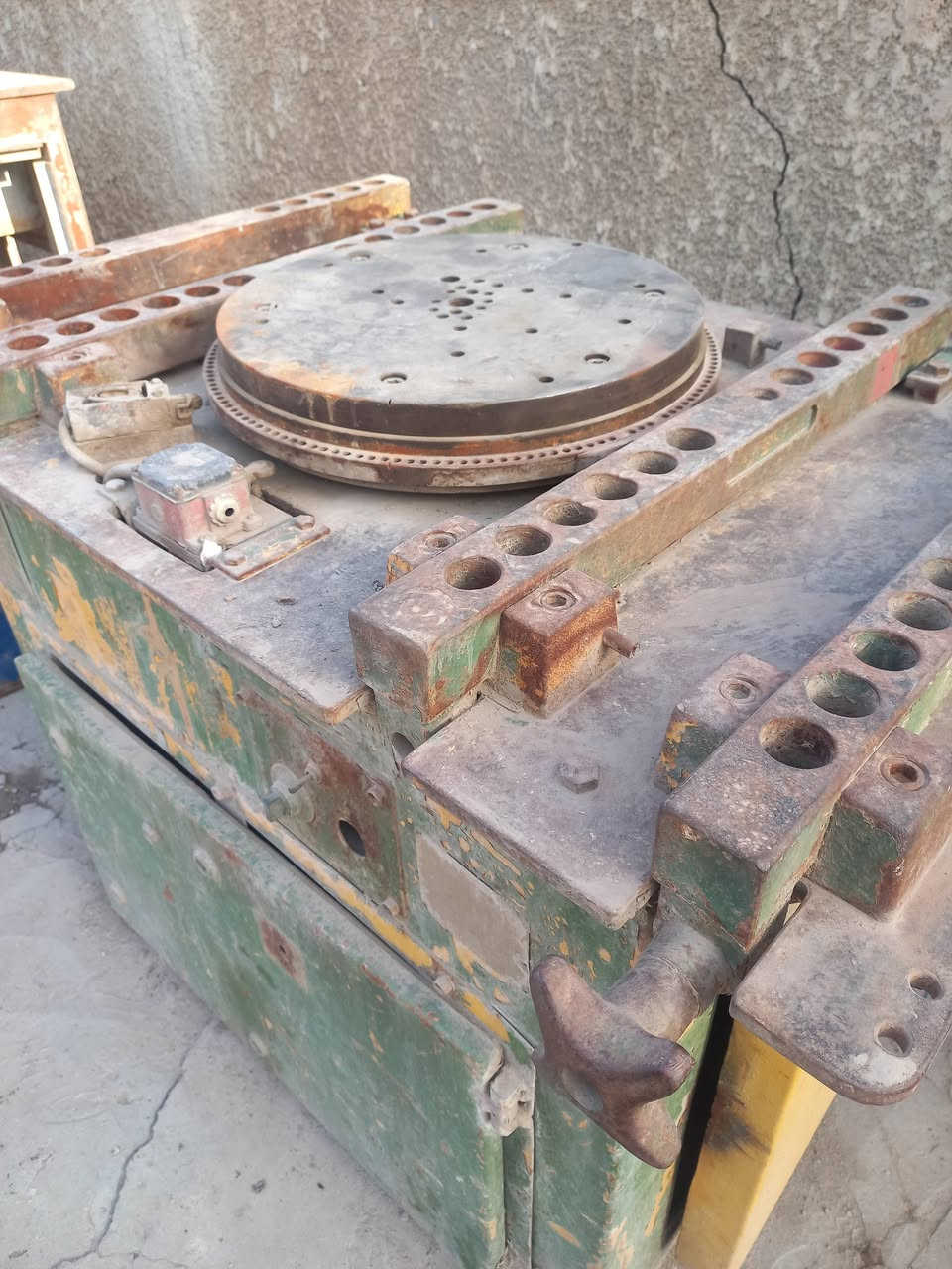 السلام عليكم مكائن عمل نقوش مع مجموعة قوالب مع كتر للبيع للإستفسار ***********
