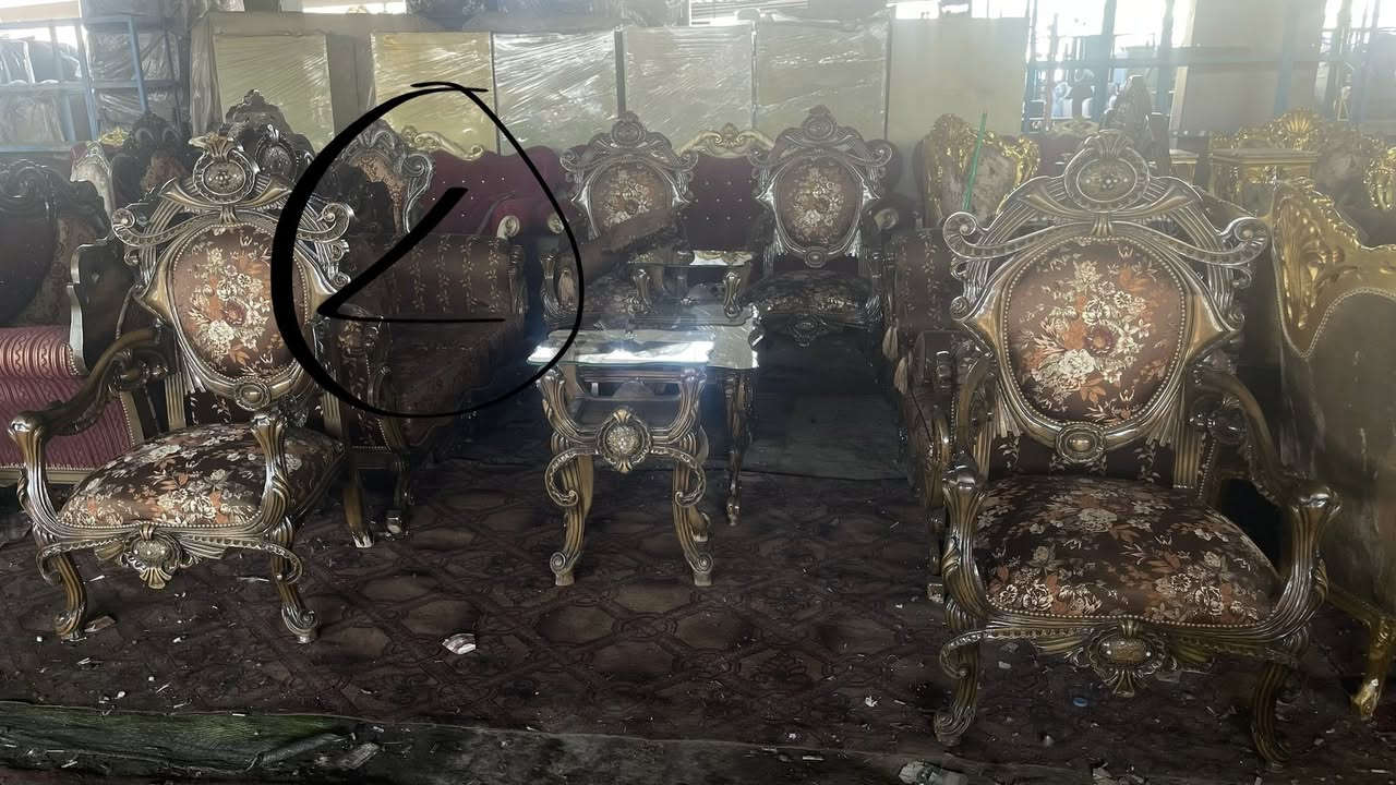 تخومه ملكيه للبيع 
١- ملكي خشب زان ذهبي عشر مقاعد ويا طبلات مرمر وسطيه كبيره وثنين صغار السعر ٨٥٠ الف دينار
٢- تخم ملكي خشب زان  جوزي ٩ مقاعد قنفتين واربع كراسي ويا طبلات كزاز ثلاثه السعر مليون و٢٠٠ الف دينار 
٣- تخم ملكي خشب زان عشر مقاعد بدون طبلات ب٧٥٠ الف دينار 
للاستفسار وتساب ***********
او اتصال ***********
