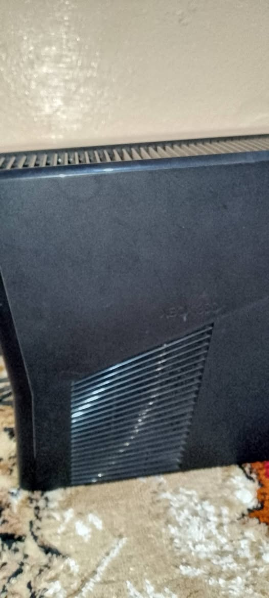 السلام عليكم 
بلي اكس بوكس360 للبيع نضيف حيل مستعمل اقل من شهر معه ملحقاتو كامله معه جوستك وحده الصليه بيه 145لعبه 
السعر خاص


**إذا كنت صاحب هذا الإعلان وتريد حذفه لأي سبب، رجاءا أرسل رسالة إلى الدعم الفني**