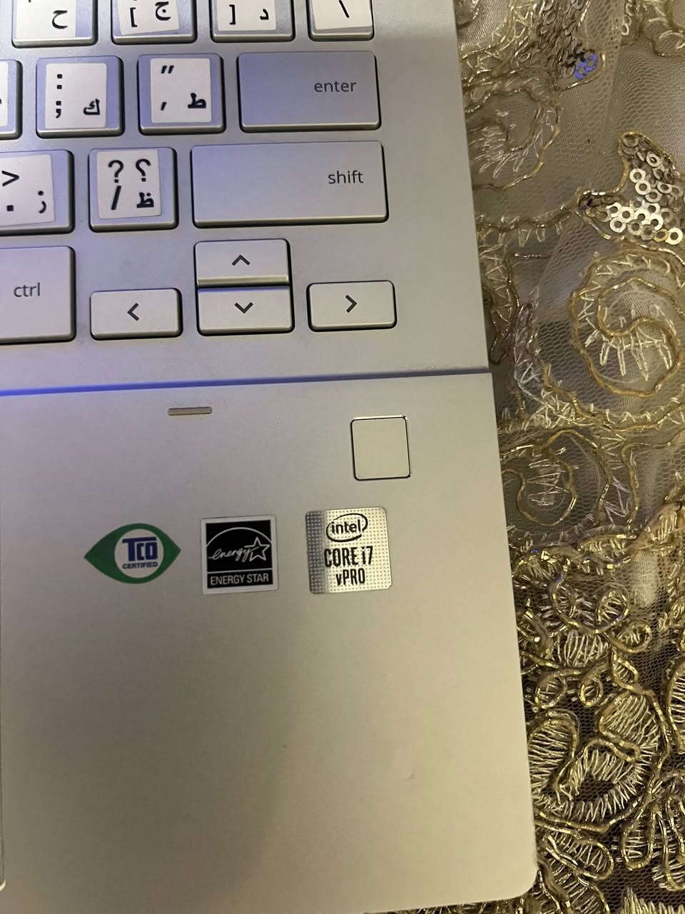 🔥 لابتوب لمس قلاب HP x360 i7 جيل عاشر شاشة 2K 🔥
جهاز قوي وأنيق يتحول من لابتوب إلى تابلت بسهولة 🔄  

📌 المواصفات:  
- Intel Core i7 جيل عاشر ⚡  
- رام 16GB  
- SSD 128GB NVMe سريع  
- شاشة 14 إنچ لمس بدقة 2K 🔥  
- قلاب 360 درجة  
- كيبورد مضيء ✨  
- بصمة ✔️  
- WiFi 6 سريع  
- نظام Windows 11  
شاحنته تايبسي سريعه 🔥
💻 يعادل i5 جيل 11 بالأداء 🔥  
💻 مناسب للشغل، الدراسة، والتصفح الثقيل  

📦 الجهاز نظيف جداً وجاهز  

💰 السعر: ألف 450
مكاني بغداد والشراي يتدلل
موجود خاص وموجود واتساب
***********
