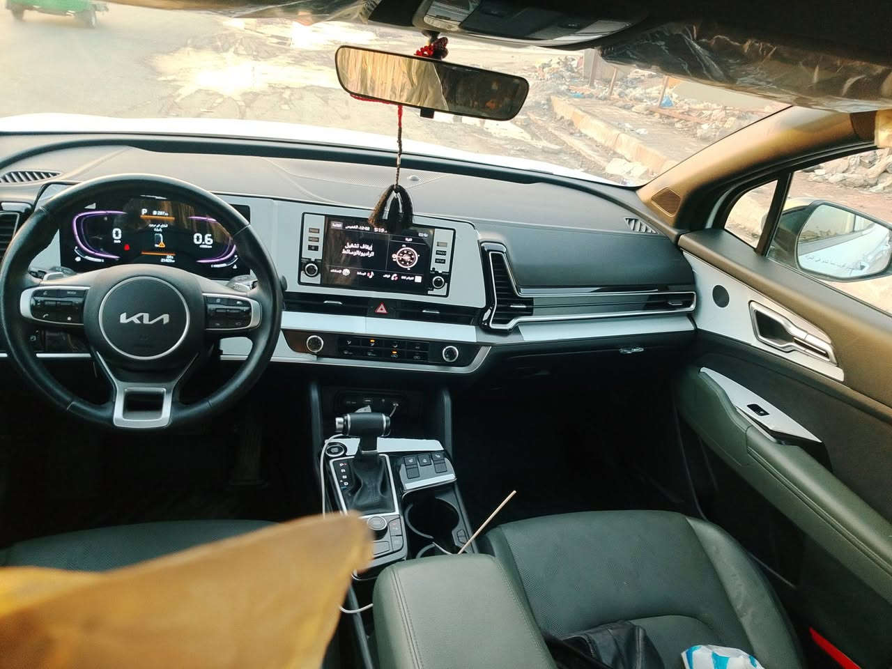 السلام عليكم 
سيورتج موديل 25 خليجي وضع شركه 
فول مواصفات من عد فتحه 
محرك.2000
دوش
رقم بغداد نكليزي سنويا جديد بسمي سنويا 
سعار سياره 230بي مجال 
العنوان بغداد نتصل تدلل على رقم 
***********
