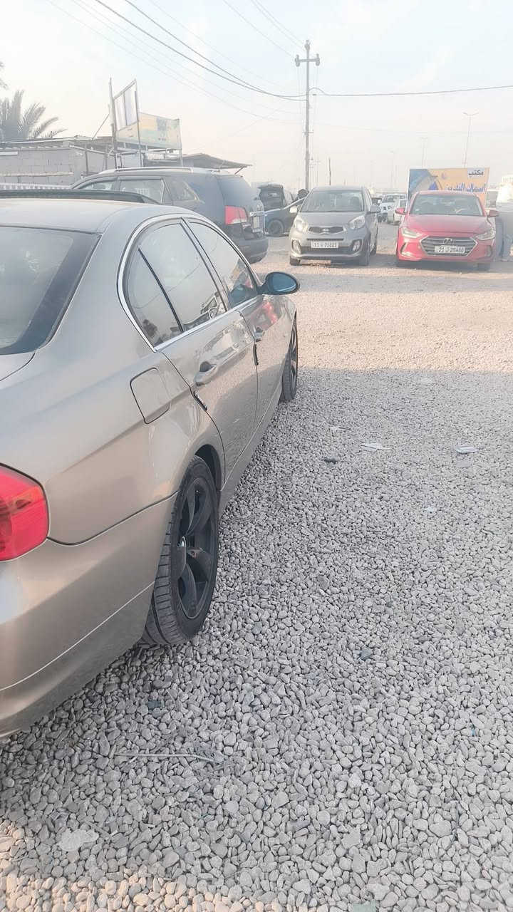 e90 2009 فول مواصفات بصمه فتحه كشن كهرباء السياره متعوب عليها مصبوغه جماليه جاهزة من  نقصها بس حداديه مكينه جديده وكير شديتهن بيدي غرفه كامله كنتاره بلباكيت بدلتها قبل ايام السياره نقصها بس حداديه حتى الايتات مبدلهن جدد تخم تاير جديد قبل ايام شاده معروضه 95 وبيها مجال للطيبين رقم الهاتف *********** بيه واتساب
