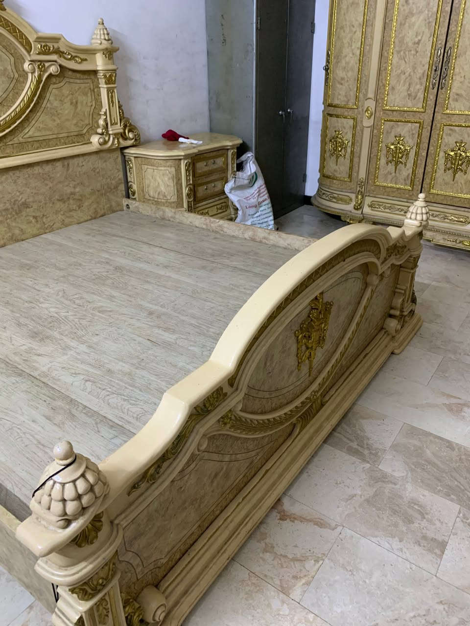 سلام عليكم غرفه كاليزي للبيع مكاني بغداد وزن ثقيل


**إذا كنت صاحب هذا الإعلان وتريد حذفه لأي سبب، رجاءا أرسل رسالة إلى الدعم الفني**