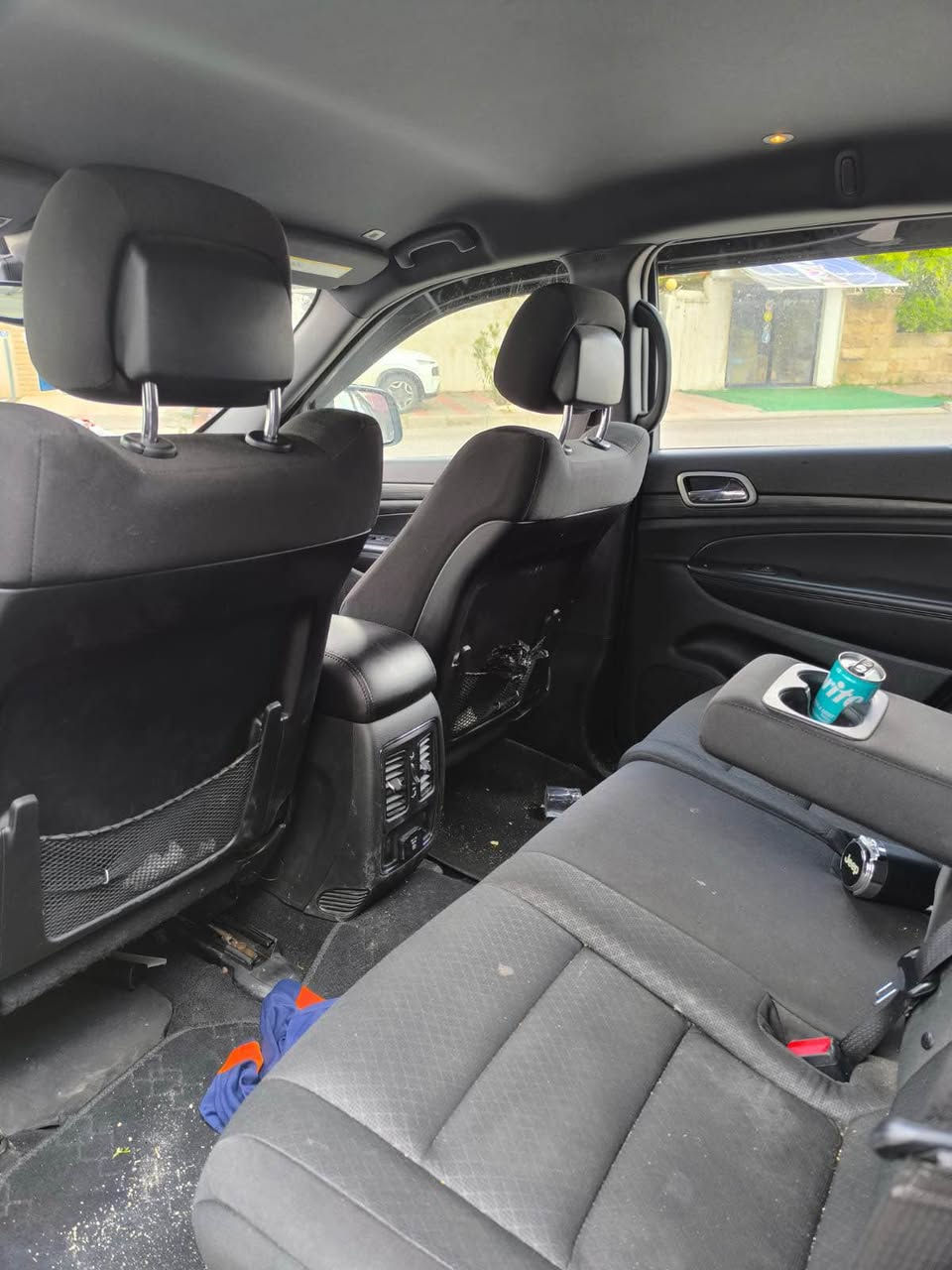 Jeep grand Cherokee 2021
٤ پارچە سبوغ(بۆنیت ، سەندووق ، ٢ دەرکەی سەکن) 
٢ دەرکەی لای سایق بیلاد گۆڕاوە
بێ ناوگرتن ، ئێرباگ دەژبول سیستەم 
شەش پستۆن 
 مەکینەی کەپس 
سەنەوی نوێیە 
١٢٨ هەزار کم چووە 
نرخ/ ٢١٠٠٠مجال
*********** واتسب أربيل, العراق
