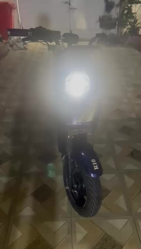 السلام عليكم دراجه شحن R10 للبيع فول مواصفات شغاله كلشي مابيهه بطاريات نضيفه بيهه نضام البك منفذ يو اس بي دبل اشاره السعر 280 مكاني بغداد العامريه للاستفسار ***********
