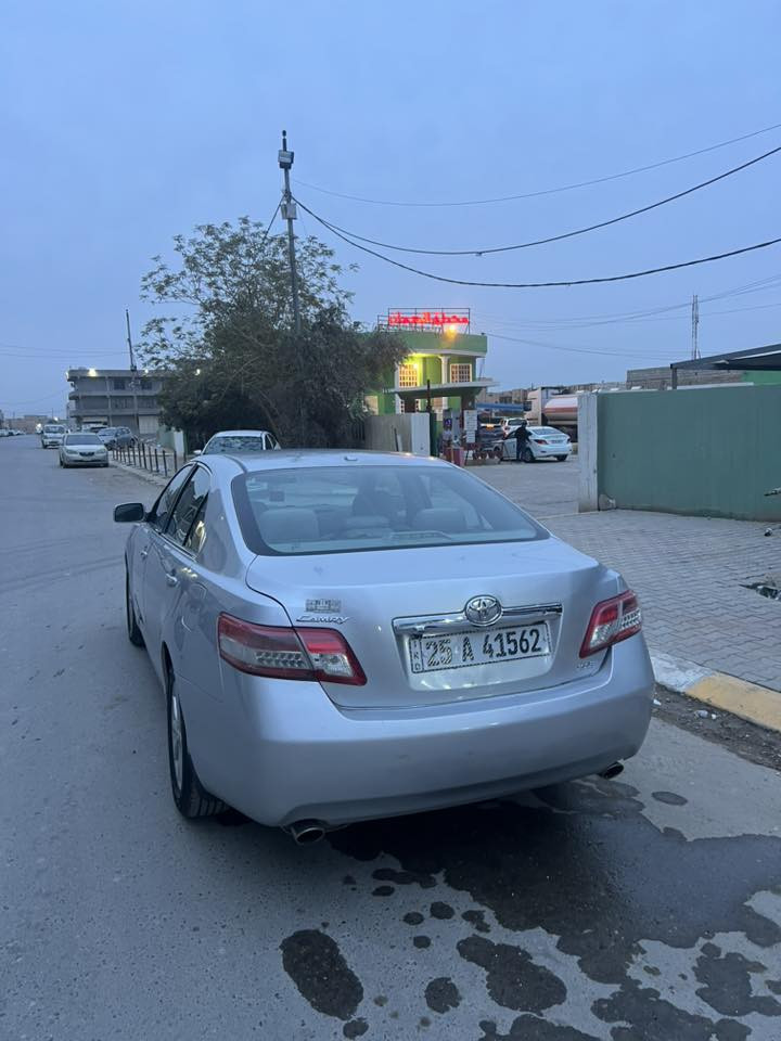 سلام عليكم
للبيع كامري خليجي 2011 سته سلندر 
صبغ جاملغ و بنيد 
سعر 120 
***********
