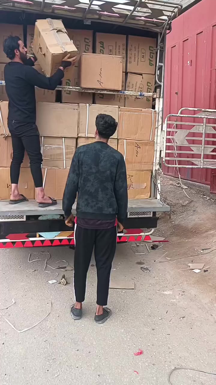 وصول بضاعة مختلطة 
إلى #مخازن  مجمع بركات الحسين ع. 

عدد البضاعة الكلي 16 ألف قطعة 
عنوانا محافظة الديوانية قضاء المهناويه 

*********** واتساب 
*********** واتساب
