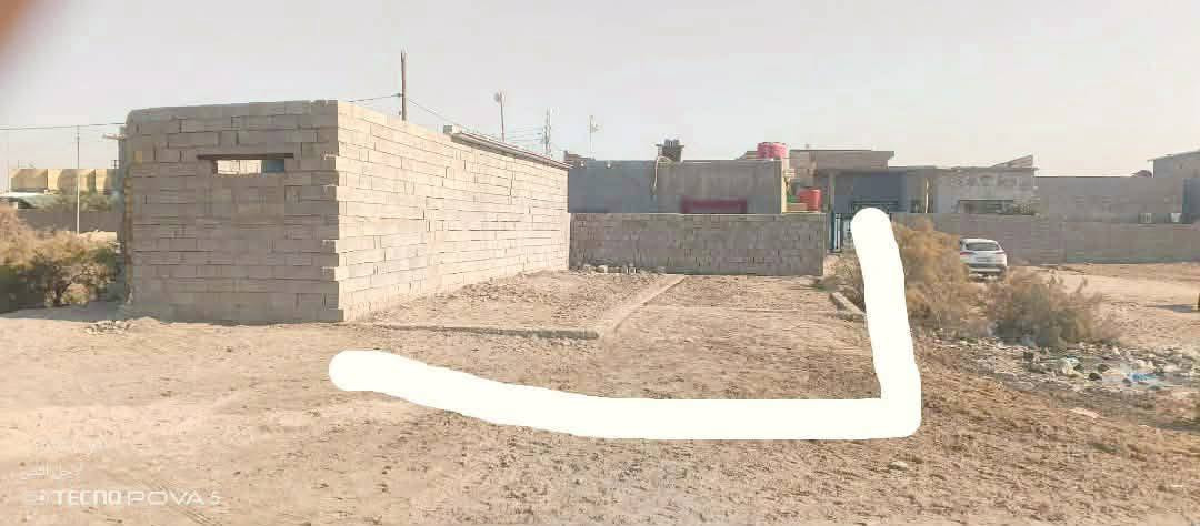 بيت هيكل حواسم للبيع السعر 6 ملايين المكان الهارثه قرب الطاقه  المساحه 300 متر هذا رقمي للشراي***********

