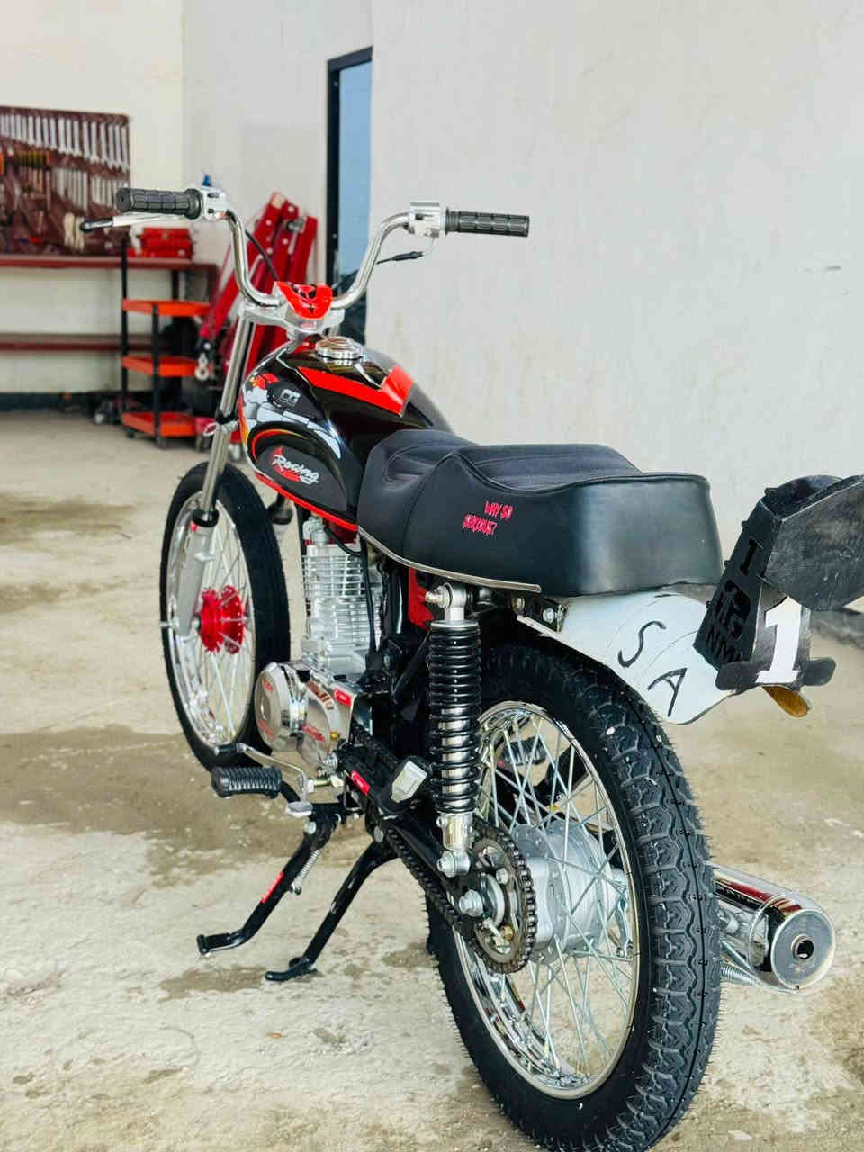 سلام عليكم. شباب دراجه للبيع شاصي نامه امتياز 6 ورقات عدى لمكاتبه موديل 25 ولتعميره جديده صارلها 40 يوم من انشدت. مكاني كوفه سايدين المعمل هـ/ ***********/ دراجه نشطه وسحوكه ع تمام ❤.
