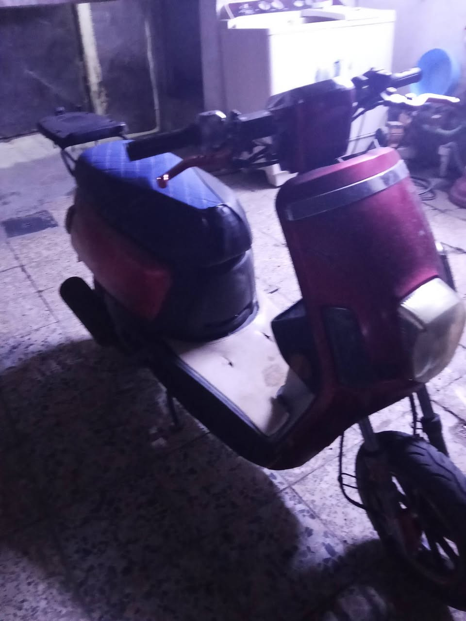 بوليس للبيع شغاله سلف هندر بصمه بيهه السعر 350وبيهه مجال اتصل على الرقم ‏‏‪0782 879 9307‬‏
