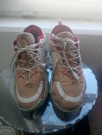 حذاء رجالي باله 10 و بي مجال قياس 42 التواصل عبر الرقم لاتي 0778242147...