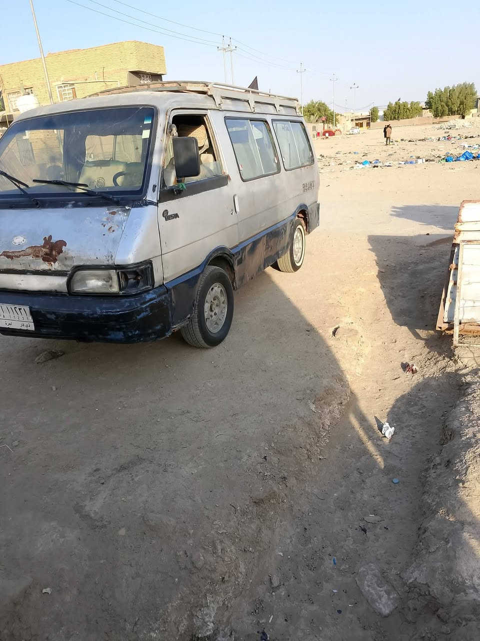 كيه بسته ٩٣ وكاله او تحويل
السياره جاهزه مكينه كير حداديه شرط 

تواير جدد داخليه كراسي استاركس غرفته حلوه 

رقم ابيض لماني  تريد وكاله تريد تحويل 

السعر ٢٠ وبيه مجال العنوان ناصريه مركز ***********
