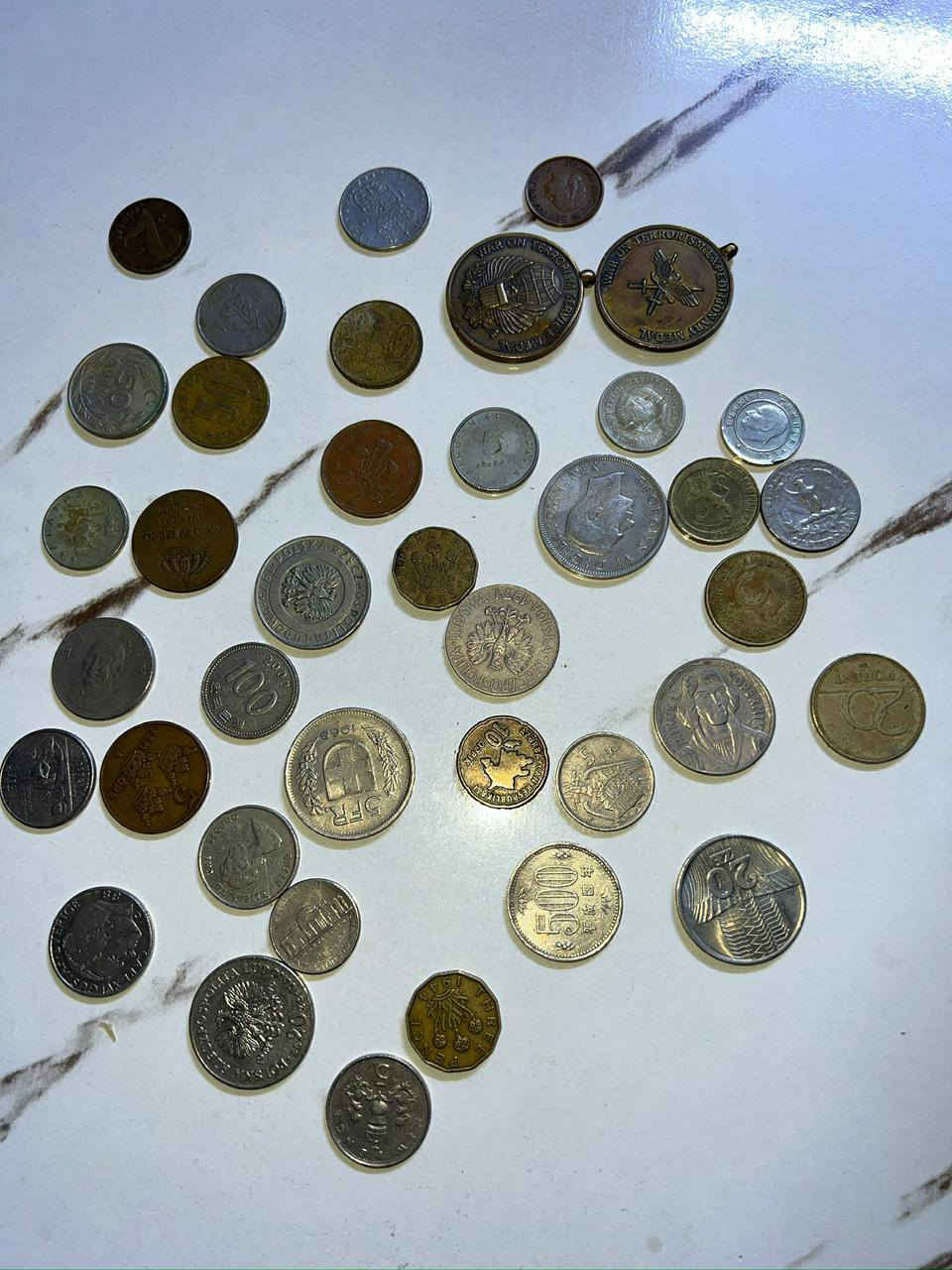 عملات تذكارية قديمة انتيك اوربي مؤرخ قديم كله
اليريدهن خاص بيعتهن تكون شلعه مو مفرد☝️
الحجز خاص 
توصيل موجود


**إذا كنت صاحب هذا الإعلان وتريد حذفه لأي سبب، رجاءا أرسل رسالة إلى الدعم الفني**