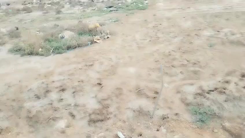 قطعه مساحه ٢٠٠  سنتر عل تبليط  مجمع سكني حله ورديه مجاور مجمع ابو سجاد بل قرب منها مدرسه ومستوصف ومجمع سكني خدمات كامله القطع وجه عتبليط الخلف تبليط سبيس  سعر ٣٨ مع المجال البسيط  استفسار *********** مع وتساب
