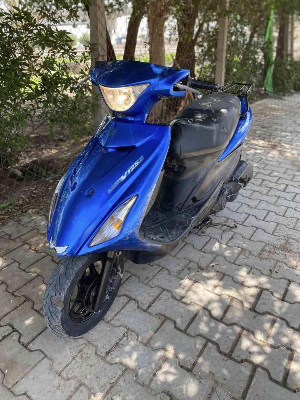 السلام عليكم 
دراجه ادرس نوزل ياباني ساسوكي 🛵
مناقصها شي كامله مكمله للبيع 
سعر 550 وبيه مجال 
عنوان بغداد تواصل خاض او ***********
