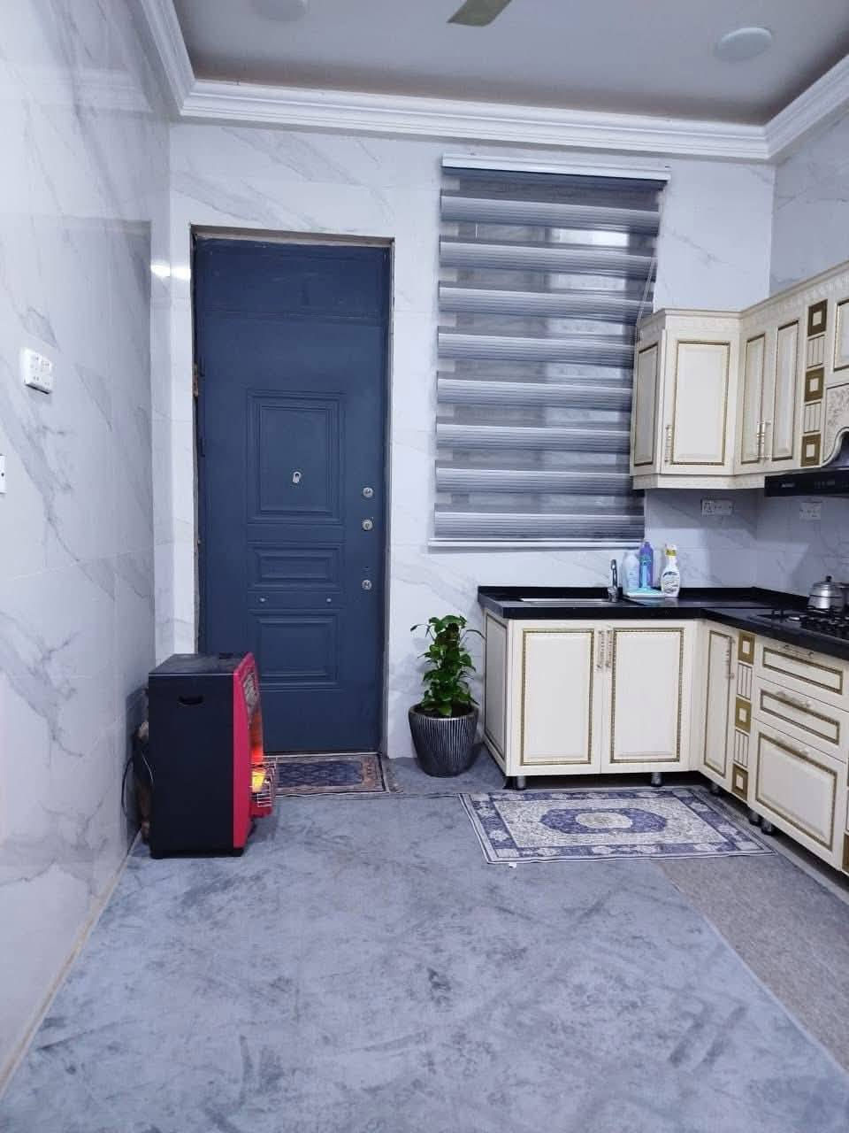 🏠 / دار للبيع مساحه ١٤٠ م طابو زراعي سند
واجهه ٧.٥ م / نزال ١٨.٥ م 

🧱 بناء حديث درجه أولى 

طابق واحد/ مطبخ . أستقبال . هول . غرفه . مجمع صحيات 

🌏 الموقع / حي الصحه قرب المدينه المائية 

للأستفسار أكثر الاتصال ***********
