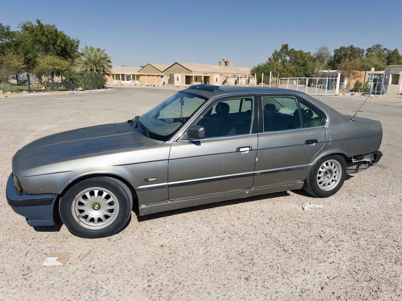525i
اصل 525
مسكر عدل 
كير اوتوماتيك 
موديل 1991
لون رصاصي
المكينه بيها بخار
حداديه نص عمر 
دحجة بالجاملغ الخلفي
سنويه ساقطه
مكاني نجف 
تفاصيل اكثر اتصل 
***********

