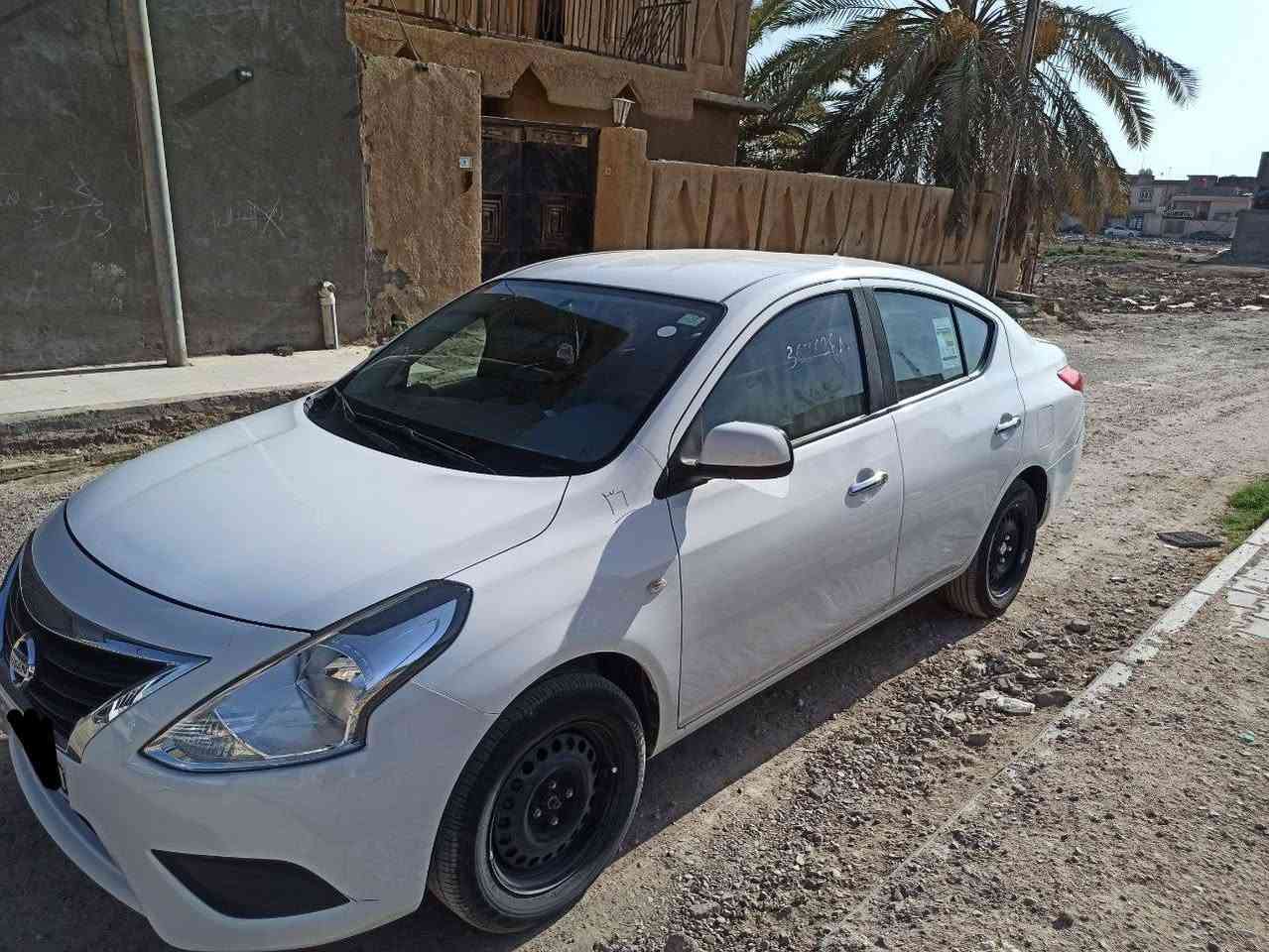 السلام عليكم 
نيسان صني هندي موديل 23 خليجي 
ماشيه 40الف بيه ضربة بالجنطة خفيفة وصبغ جاملغات الخلفية توحيد لون مع جنطه السعر 112وبيه مجال قليل رقمه مثنى للتواصل ***********///***********
