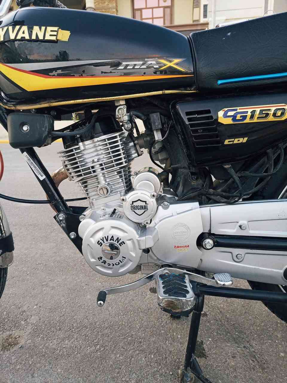 ياألله🤍🤲
السلام عليكم ورحمه الله وبركاته 
 ايراني سيفان ابو ختم اصلي للبيع نضافة كدام عينك
لون  مميز اسود🖤
 تشغيل ثلاث انضمه سويج+بصمه عن بعد+بصمه اصبح
 محرك(150)حقيقي 
موديل(2025)زيرو على وضع الشركة
  صالنه كاتم🥰🤩
للاستفسار...***********
مكاني🏠.الفلوجه/معلمين الثانيه•••••
