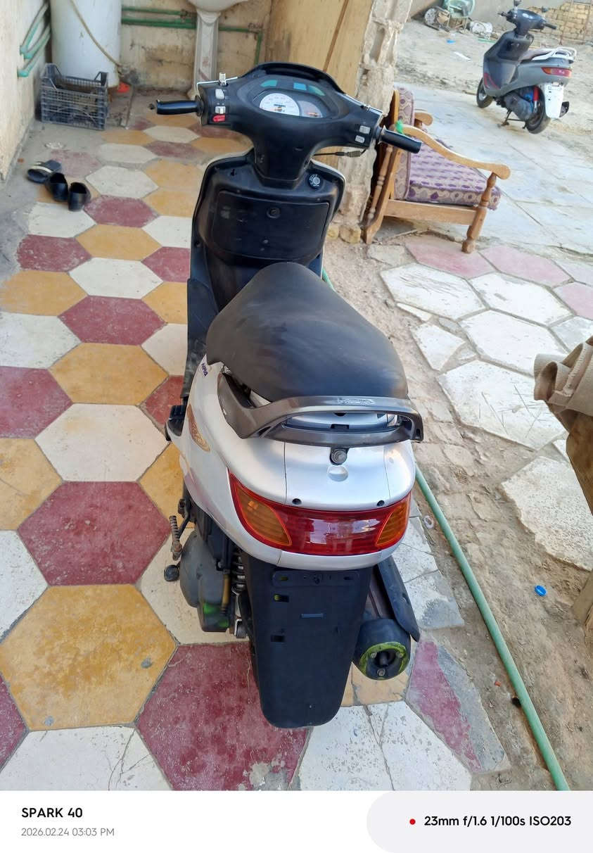 سلام عليكم دراجه فراشه البيع دراجه مميزه فول فول برغي مامفتوح اوراق بسمي حاويه شوفت عينك دراجه اصليه من  كلاشي سعر 750وبيها مجال بصيط كلاش صارلها من طالعه يومين بس رقم مبايل ***********
