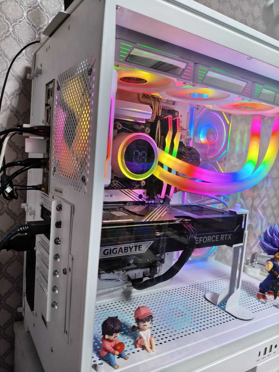 السلام عليكم
كيس استعمال شهرين  نظافة 100% مع كامل الكراتين
Ryzon 7 7800X3D
RTX 5070 Ti 16G gigabyte 
Tforce 32G (2*16) DDR5 6000MT/s
مذربورد  Asus praim X670-p Wifi
M.2 4T Hiksime (4T انتبهو سرعة 7445)
بور سبلاي Mass 850 W gold 80 plus
10 Fan ARGB مع المبرد المائي
كيس SAMA

براندات كلش قويه واستعمال كلش خفيف 

السعر 3.700.000 بيها مجال
***********
البصرة 
توصيل موجود
بدون احراج اذا توصيل يحول عربون وادزها اله
