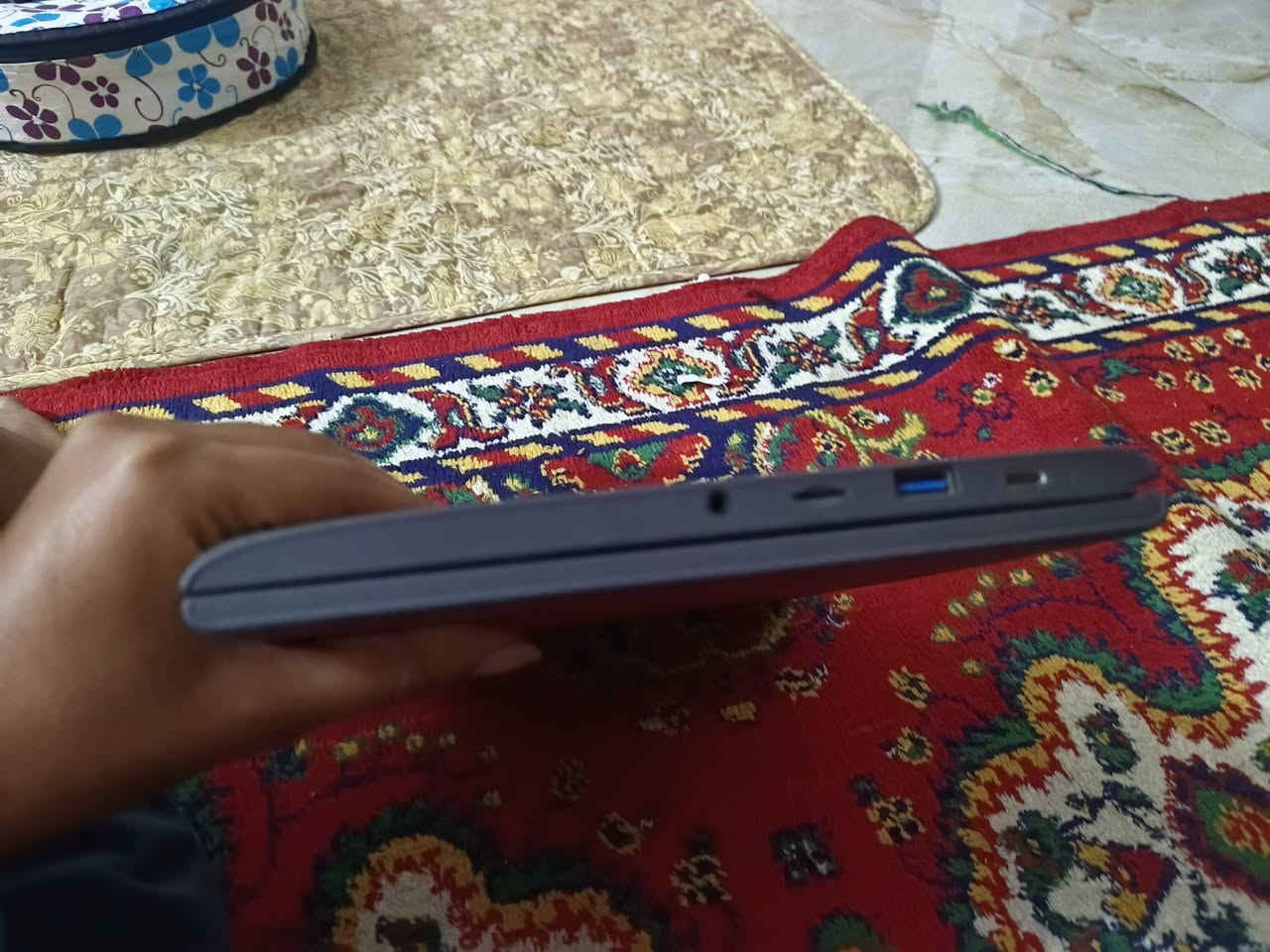 لابتوب لمس قلاب 360 ليونفا نظام اندرويد كروم ذاكرة 32 نظافة اللابتوب 100 السعر 100 وياه شاحنه اصلية وجنطه مكاني بغداد العبيدي الرئاسة شارع 20 رقمي ***********
