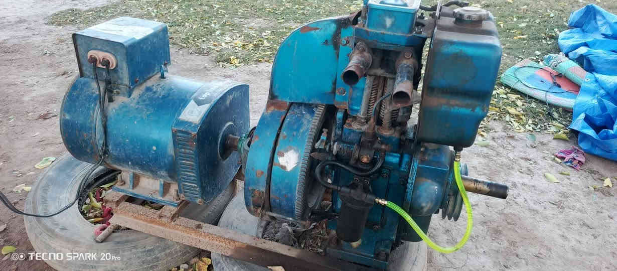 مولد للبيع دينمه عشرة كيفي نطيف شقال سعر 800 وبي مجال عنوان صدر اليوسفيه ***********
