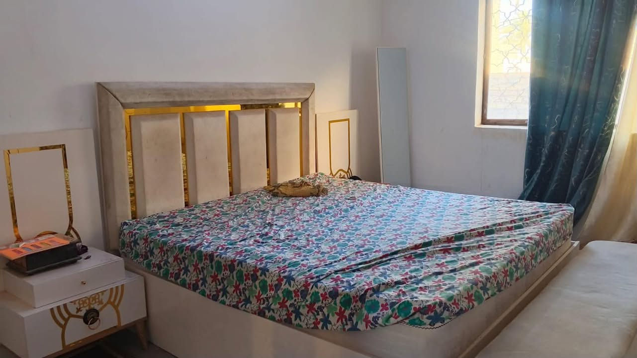 غرفة نوم تكمه ماخذي 3ملايين
مليون و 600اريدها

مكاني الدجيل

‭***********‬
