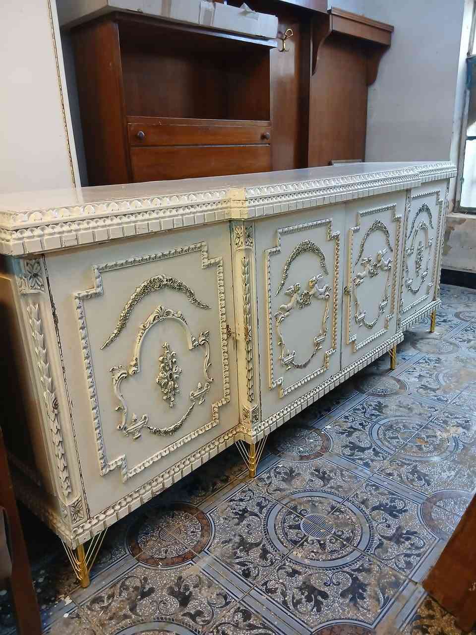 غراض مستعمله نظيفه جدا للبيع كلمن وسعره المراسله خاص او الاتصال ***********مكاني بغداد
