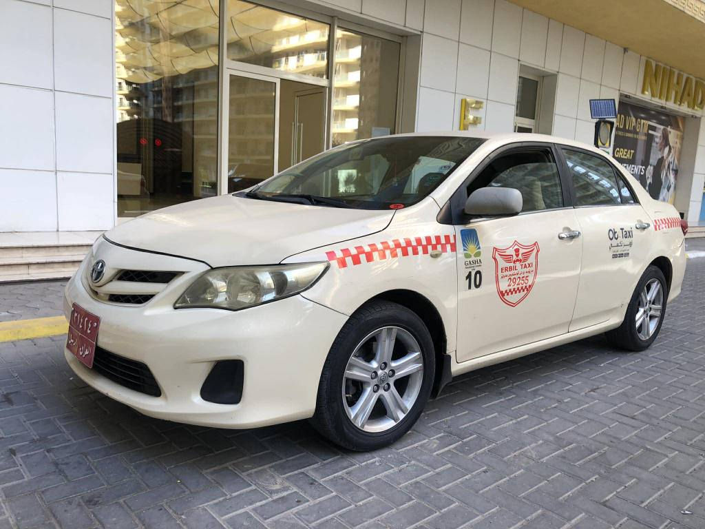 سلام عليك
تةكسي مؤديل 2009   كرايتة 2013. گيرعادي ٤پارجةي هةية كن دةبةي ئاو لةگةل جةمپيكي بجوكي پشتي. بس مةستةرةكةي  ليداني ناوي نيتي سةيارةي خاوين. گير و مةكينة و تةبريد تةقة و رةقةي. بةشةرت ايرباك بةشةرت نةتةقية شانسي بةشةرت. نيتي   سةنةوي. بةسةر جووة 500هةزار غرامةي لةسةرة بةناو كردن بةشةرت    سعري 122$مةجاليكي كةم شتيك بةدلم بوو گؤرينةوة دةكةم. *********** واست اپ هةولير أربيل, العراق
