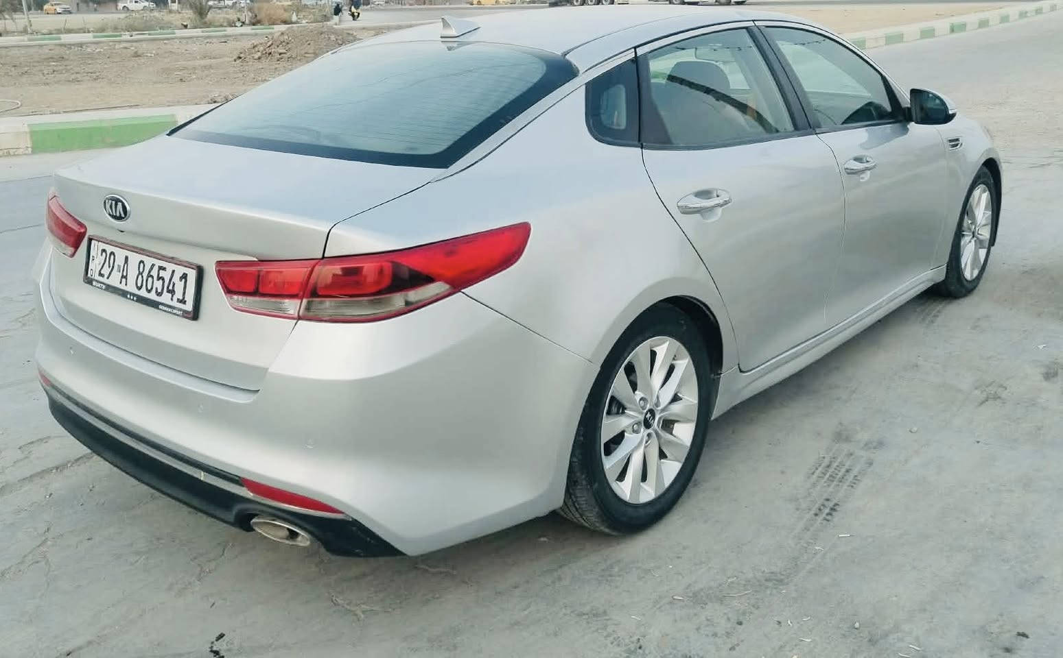 السلام عليكم
للبيع كيا اوبتيما موديل 2017 وارد أمريكي حادثها جاملغ الخلفي بدون دواخل وهنا صار بيها جراد جهت الأيمن ورشيتهن جماليه بدون ضربه شرط عندي صورها قبل الصبغ بجمها مكفول شواصيها مكفوله ليبل واحد السياره تكم كله مكفولات محرك 2400 كير ومحرك مكفولات موصفات معروفه Fe تحكم ستيرن جهتين شاشه كامره حساس خلفي نضام ECO رقم انكليزي سنويه مجدده تحويل مباشر السياره خير من الله ترايك وين مايعجبك وصورها قبل الصبغ داخل المنشور 

سعرها 117 وبيهامجال***********
