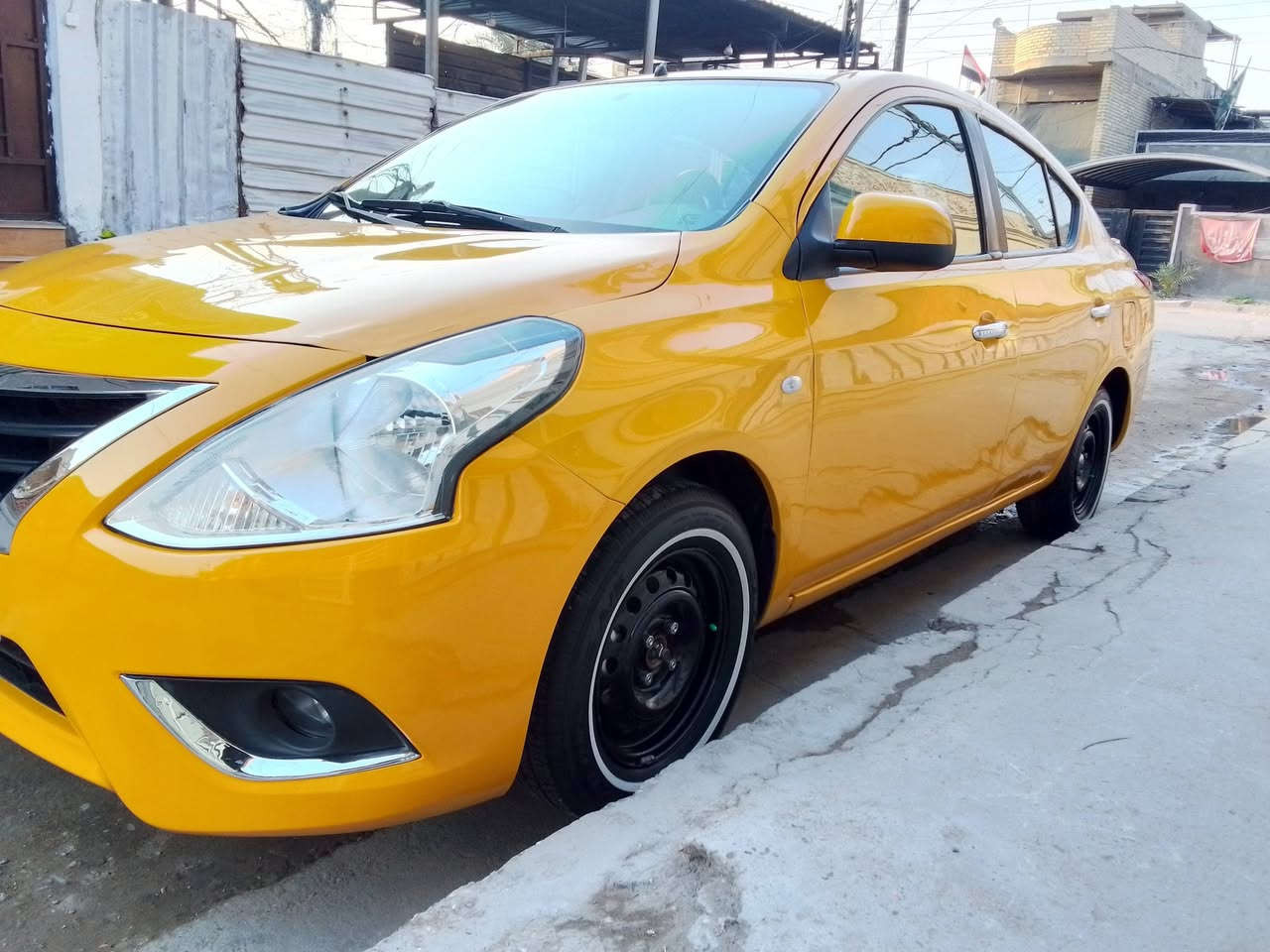 سلام عليكم نيسان صني هندي للبيع رقم بغداد  موديل 20  بليتة زركة داخل ابيض سيارة تدفئة وتبريد شغال كير مكينه خير من الله تخم تاير وصدر جديد و دوشمة عام  وسيارة جاهزة على اخر حباية كبل لشارع  بيهة تبديل جاملغ وباب السائق وقبغ الصندوك
اتصال فقط /***********
السعر/ 93 وبيهة مجال بسيط 
العنوان / بغداد الدورة خلف سوق ابو تشير
