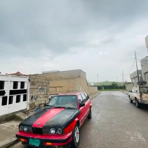 السلام عليكم سياره بي ام زعره ستيشن محرك 300 اربع سلندر جير بشارت وكاله سنويه بشرط تاخذ تايه جدا السعر 18 ***********
