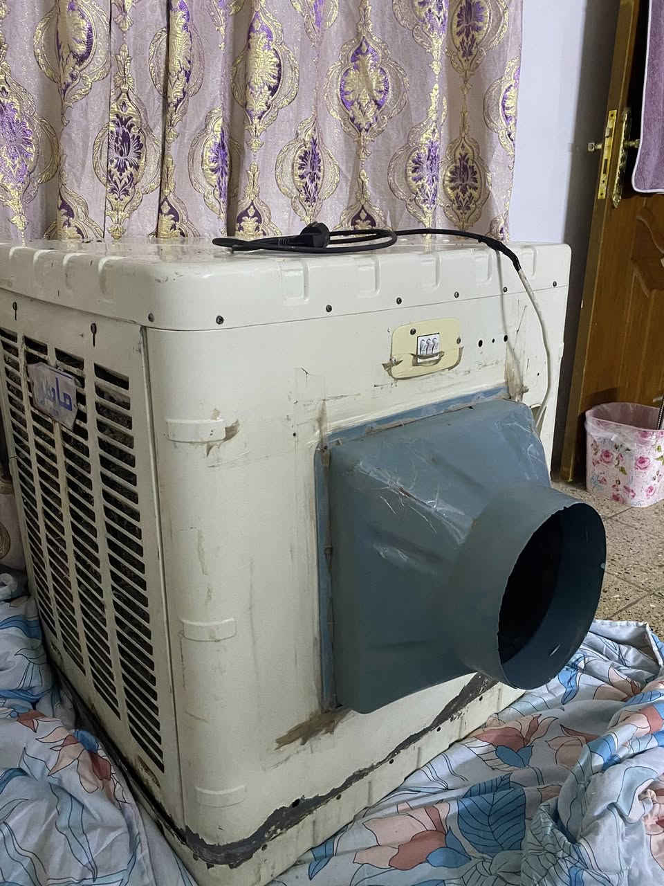 السلام عليكم اخوان مبرده للبيع شغاله وكلشي ما بيها بس يحتاجلها غسله وكبل شغلها جايك الصيف سعرها 75 مكاني حي اور ***********
