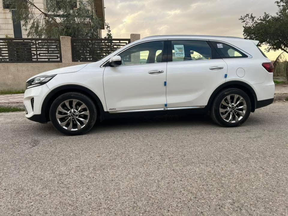 السلام عليكم
سورنتو للبيع فول مواصفات بنوراما 7 راكب موديل 18 رقم بغداد بيها نص باب صبغ فقط 6 سلندر السعر 23 وبيها مجال 
مكان السياره الانبار الرمادي باسمي تحويل ثاني يوم 

*********** ملاحضه اذا ماتشتري لاتتصل
