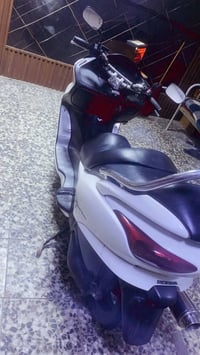 هوندا • PCX • مكان البنوك