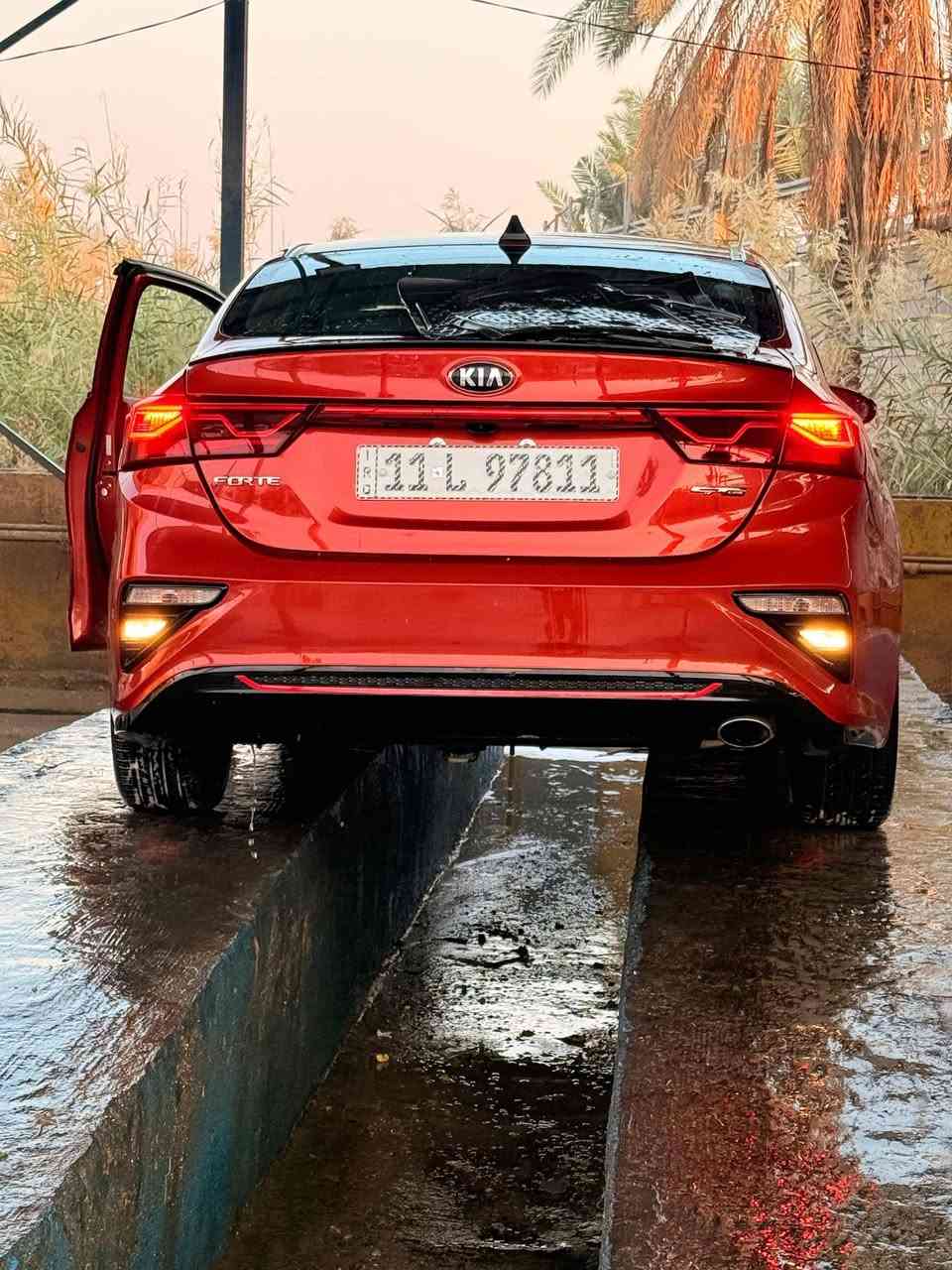 فورتي GT_Line  2020 فول مواصفات للبيع
🔶️ محرك 2000 دوش المرغوب
🔶 ️كير AT  المرغوب
🔶️ رقم بغداد مشروع وطني و هزة ما ساقطة 
المواصفات :
🔷 ️بصمة تشغيل
🔷️ فتحة سقف
🔷️ كشنات GT-Line حضن رياضية
🔷 ️كامرة خلفية
🔷️ ابل كاربلي + اندرويد اوتو
🔷️ اشاير + حساسات بالمري
🔷️ ويل 17 رياضي بلادي مع تخم تايرات جدد
🔷️ شحن لاسلكي
🔷️ تبريد و تدفئة 10/10
🔶️السيارة جاهزة من كلشي
ماشية 78 الف ميل
السعر 140 ورقة و بيها مجال
مكان السيارة صلاح الدين - بلد
***********
