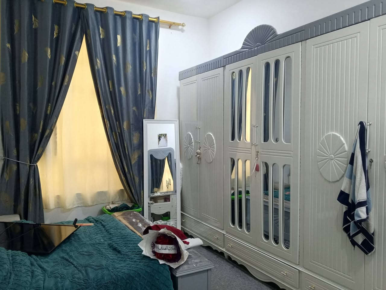 سلام عليكم بيت مساحة ٢٠٠م سند ٢٥طابو زراعي قرب شارع ١٠٠ يبعد عن شارع ٨٠متر عن شارع بيت درجة اولى عددالغرف ٦بناء حديث الاستفسار على هذا رقم ***********
