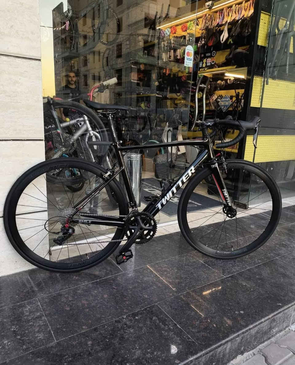 المعدن المنيوم + ماشة كاربون

وياله طبقتين المنيوم بولبرنات (وياله ام الصوت الحديثه)

وايرات دفن

السرعات عدد 11×2

زوج طواكة بريك شيمانو 105 R5800

من نوع retrospec الخاص بشركة twitter

صينية نظام براكيت

مدة مبدل السرعات الخلفي كاربون

السعر 485 الف وبيهه مجال 

ملاحظة ( الدراجة العندي مستخدمة 6 اشهر فقط وموجود الوصل مال شراء يعني اخت الجديده وبلادية )


**إذا كنت صاحب هذا الإعلان وتريد حذفه لأي سبب، رجاءا أرسل رسالة إلى الدعم الفني**